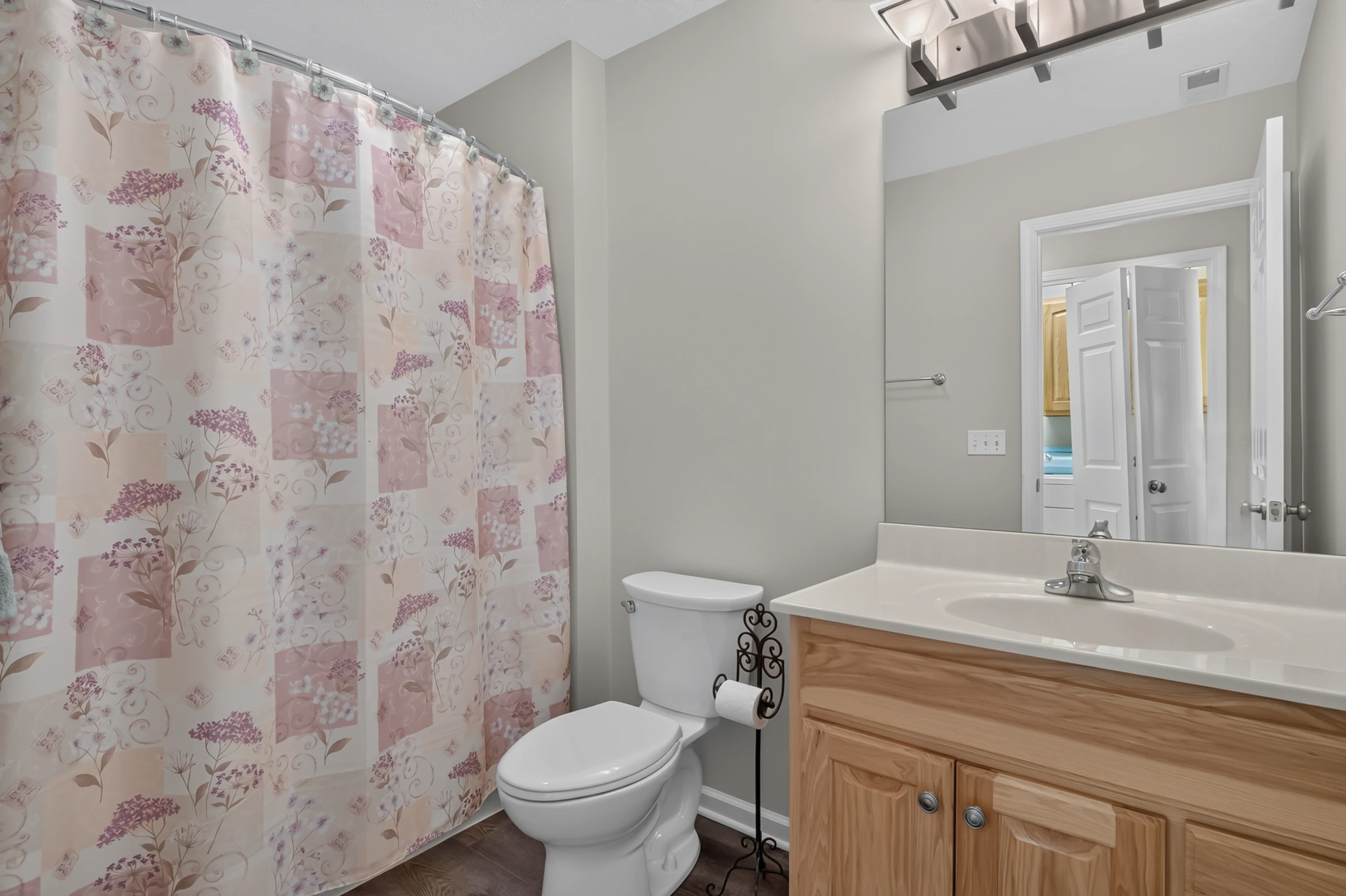 Main Level · Hall bathroom at 1906 Kelleys Landing