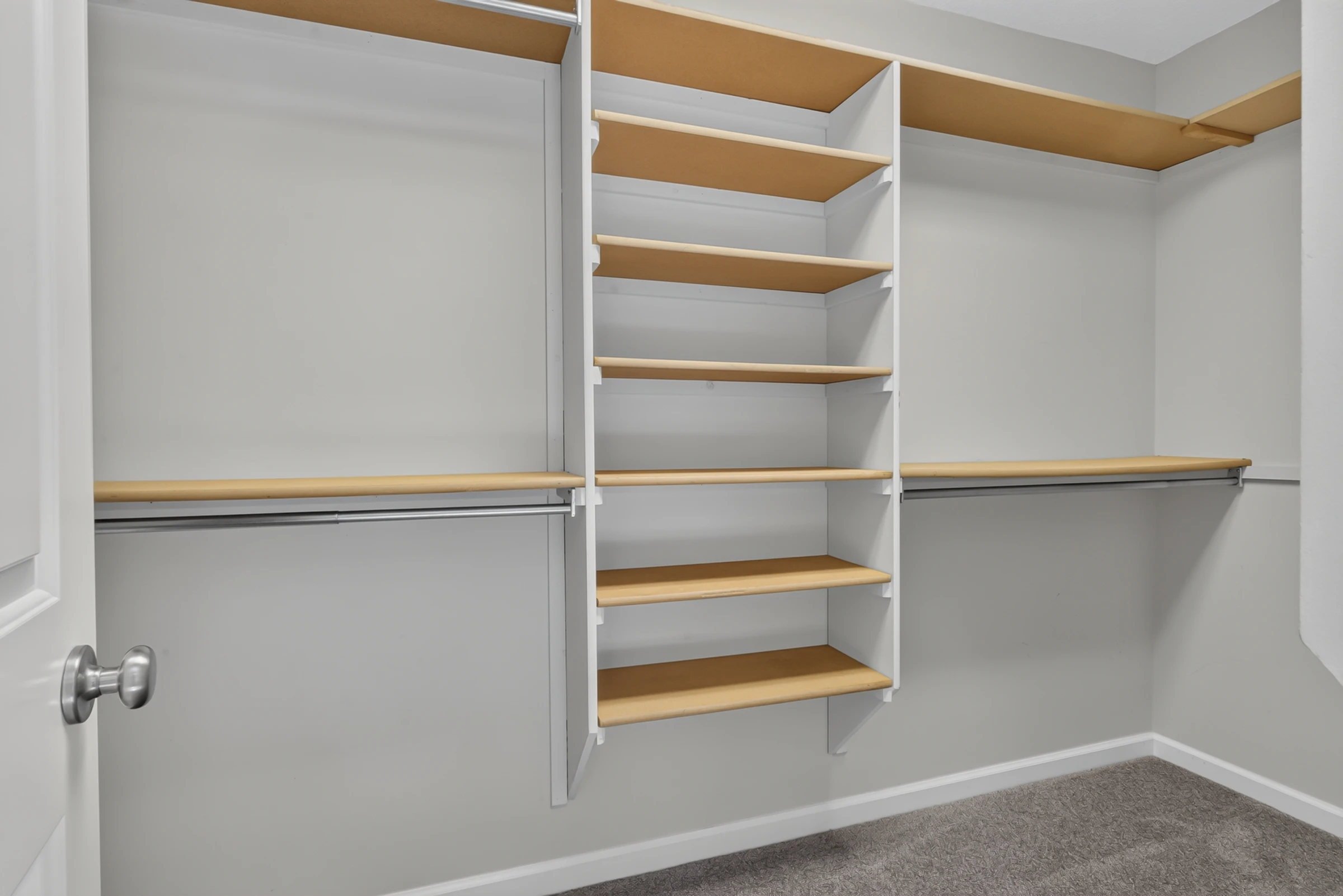 Main Level · Walk-in closet at 1906 Kelleys Landing